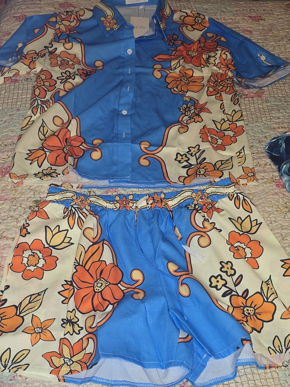 NWT Endless Moon Retro Floral 2-Piece Resort Set - Short Sleeve Top & Shorts L